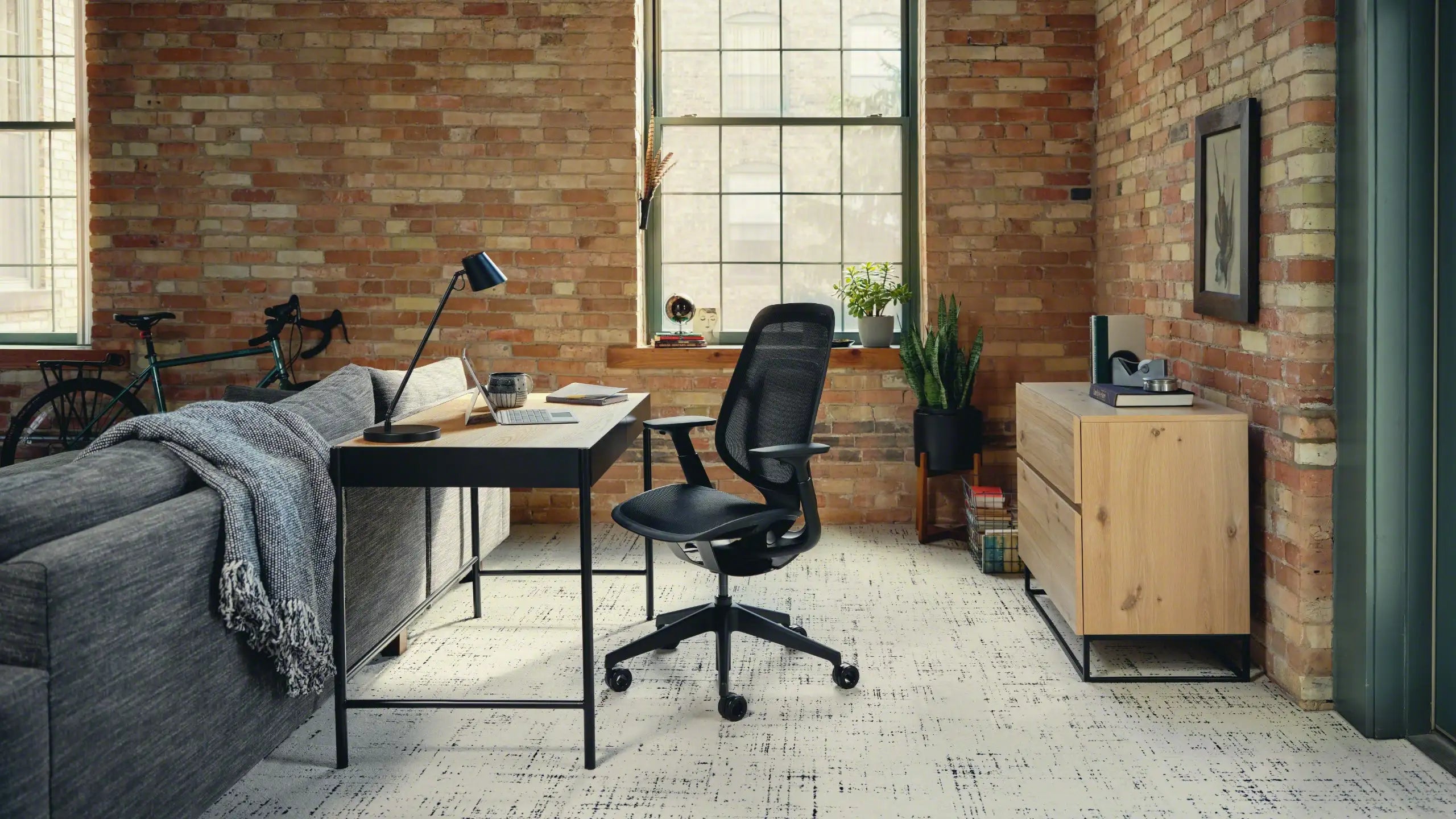 Steelcase Karman im Industrial Home