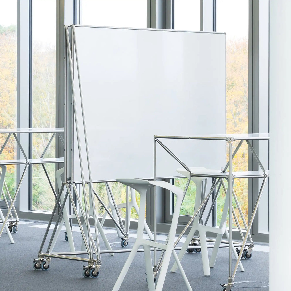 System 180 Whiteboard in gestapeltem Zustand