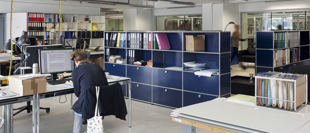 USM Haller Büroausstattung in Stahlblau