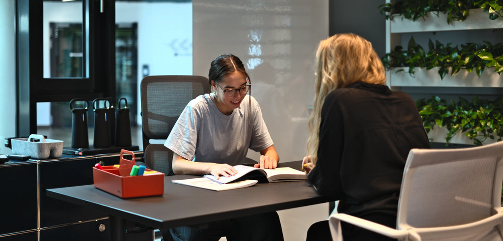 Workstatt Smart Office mit Beratung von professionellen Innenarchitektinnen 