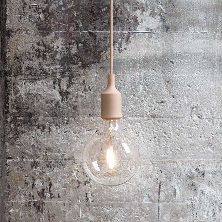 Muuto Pendelleuchte und Lampe in Terracotta