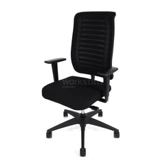 Girsberger Reflex K40 Bürostuhl von vorne rechts