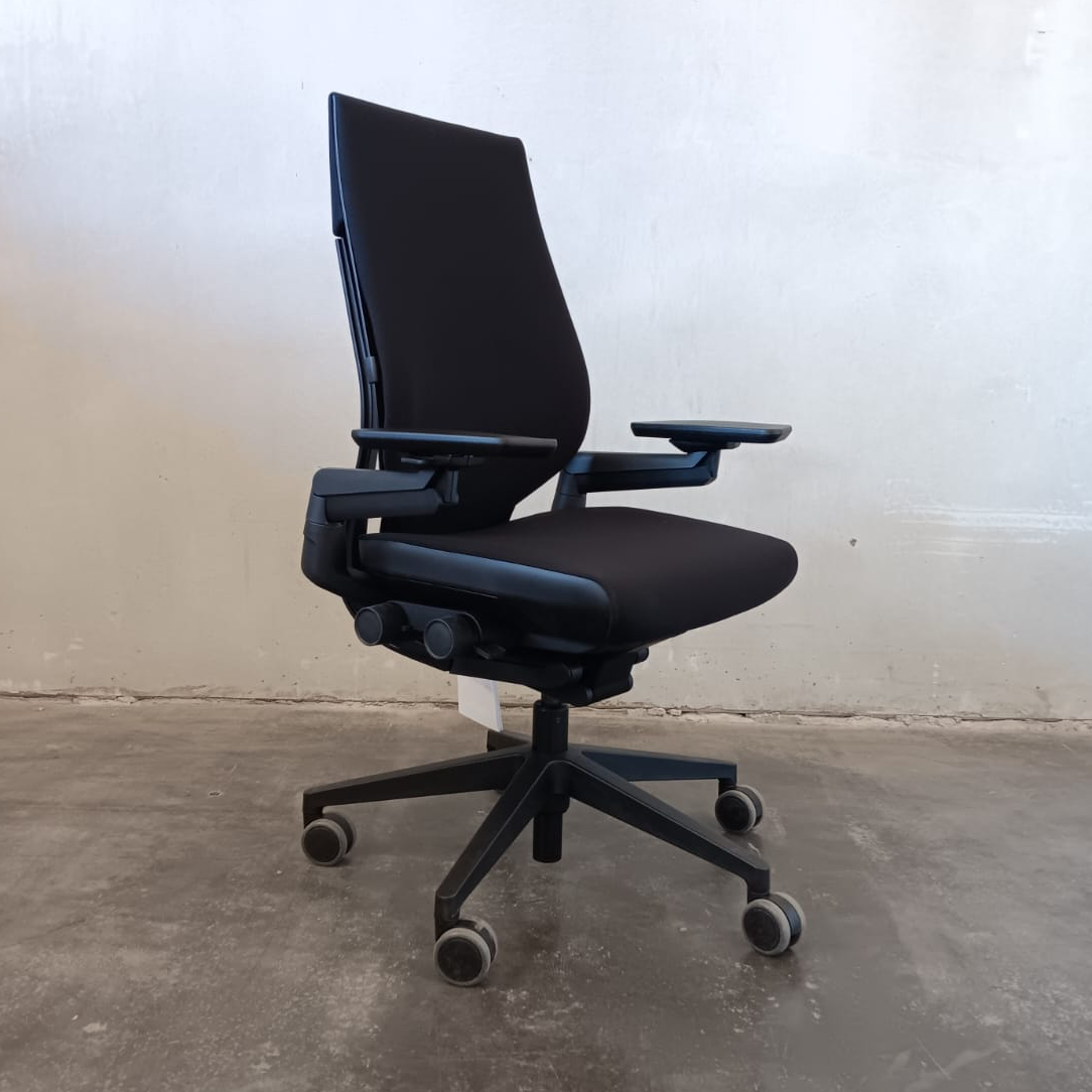 Steelcase Gesture Black Edition  - Aussstellungsstuhl