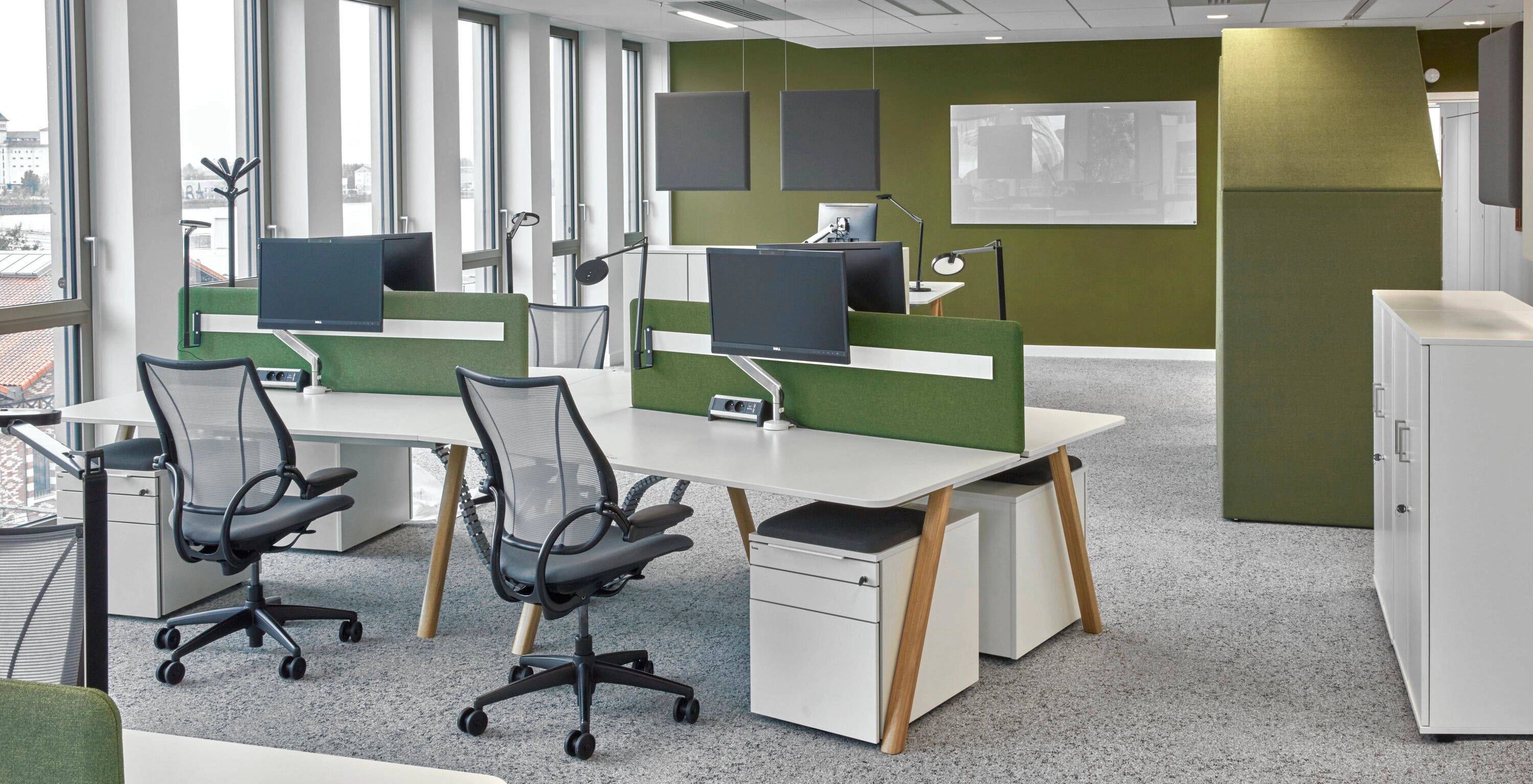 Bene Office mit Bene CT Rollcontainer in Weiß