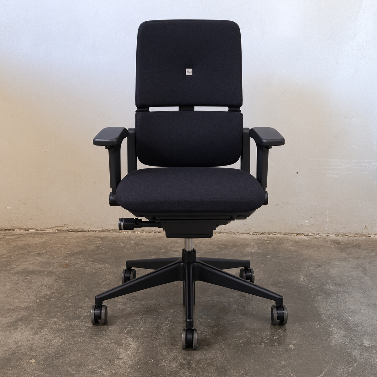 Steelcase Please Black Edition - Ausstellungsstuhl