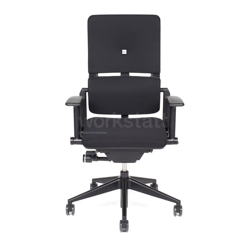 Steelcase Please Bürostuhl Black Edition von vorne gezeigt | ohne Kopfstütze