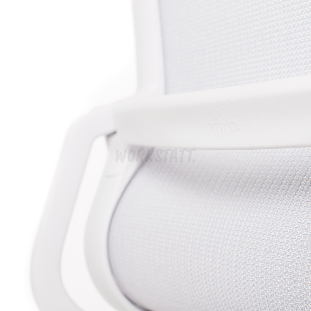 Vitra Physix ergonomischer Bürostuhl in reinweißem Design mit biegbarer Rückenlehne